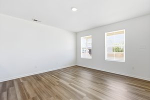 572 Pinehurst Dr-08 furniture removed.jpeg