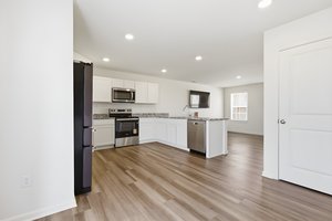 572 Pinehurst Dr-19 furniture removed.jpeg