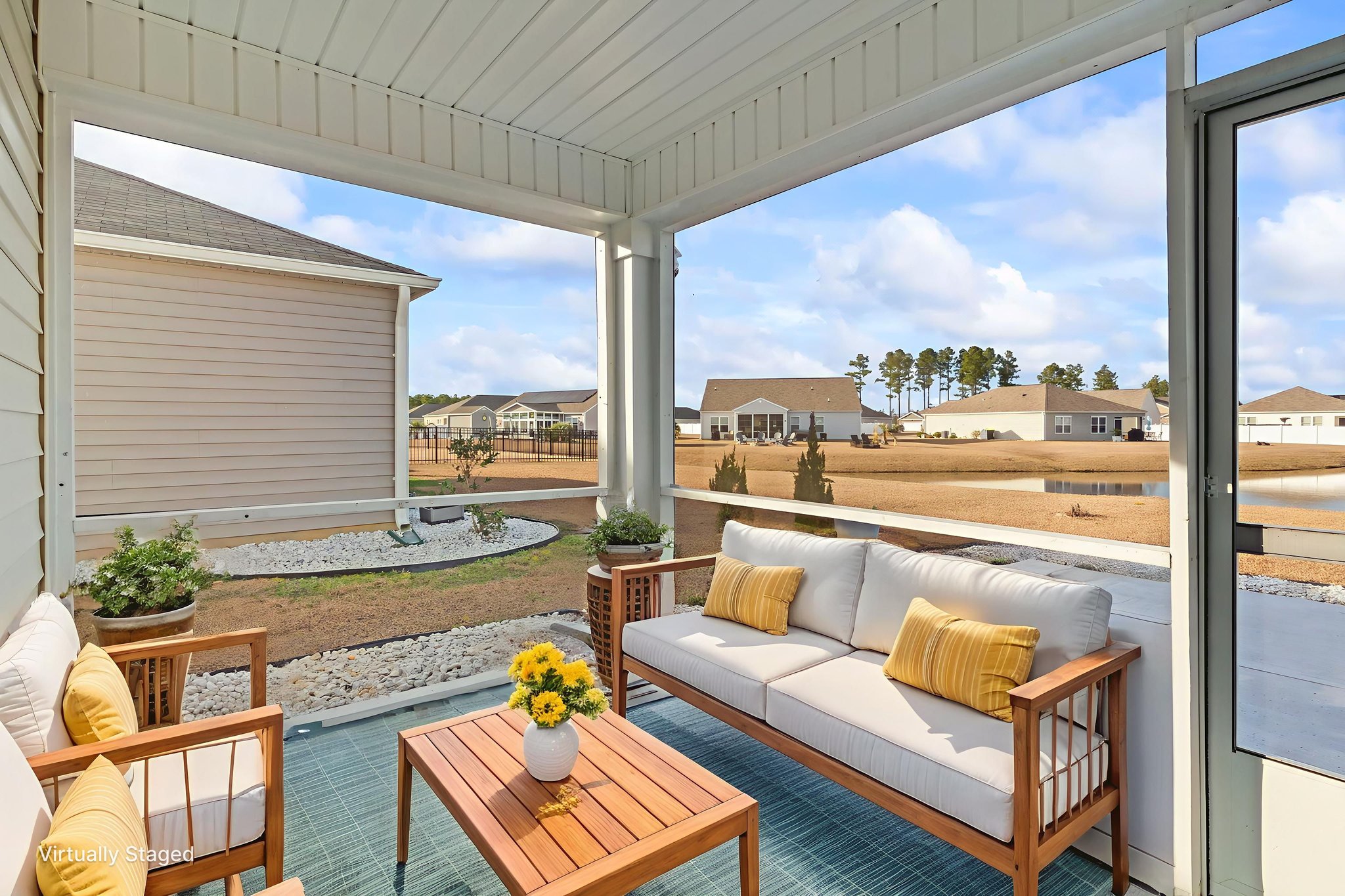 DSC06612 virtually staged.jpeg