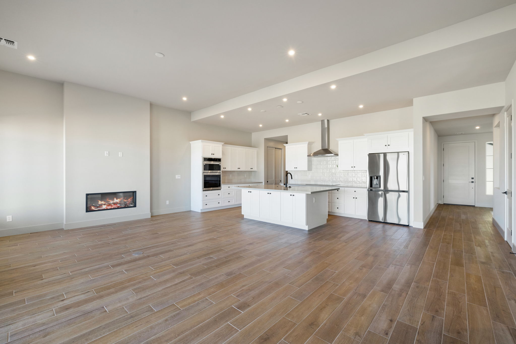 Dining to Kitchen