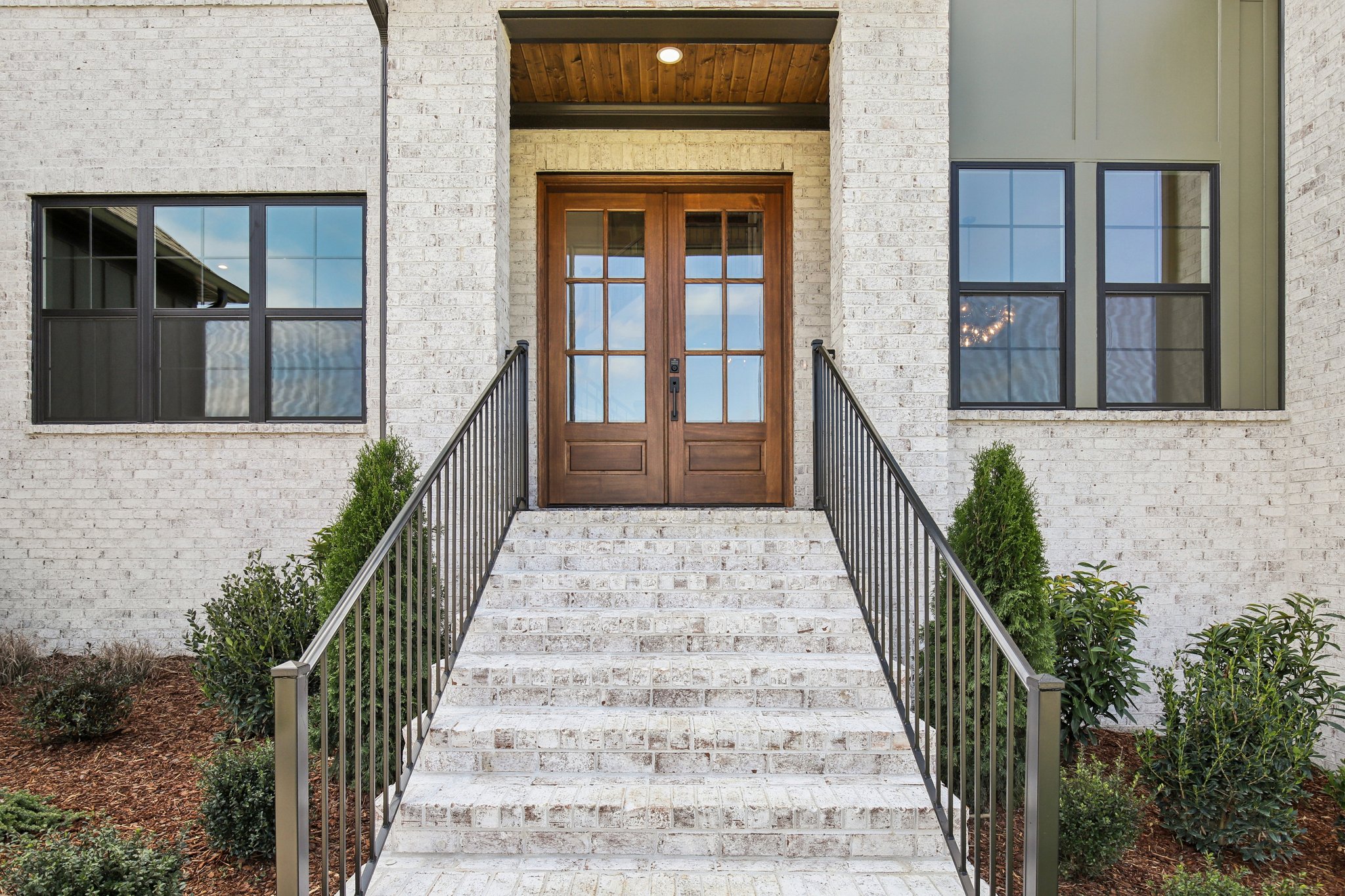 Nola Dr-S2403-006.jpg