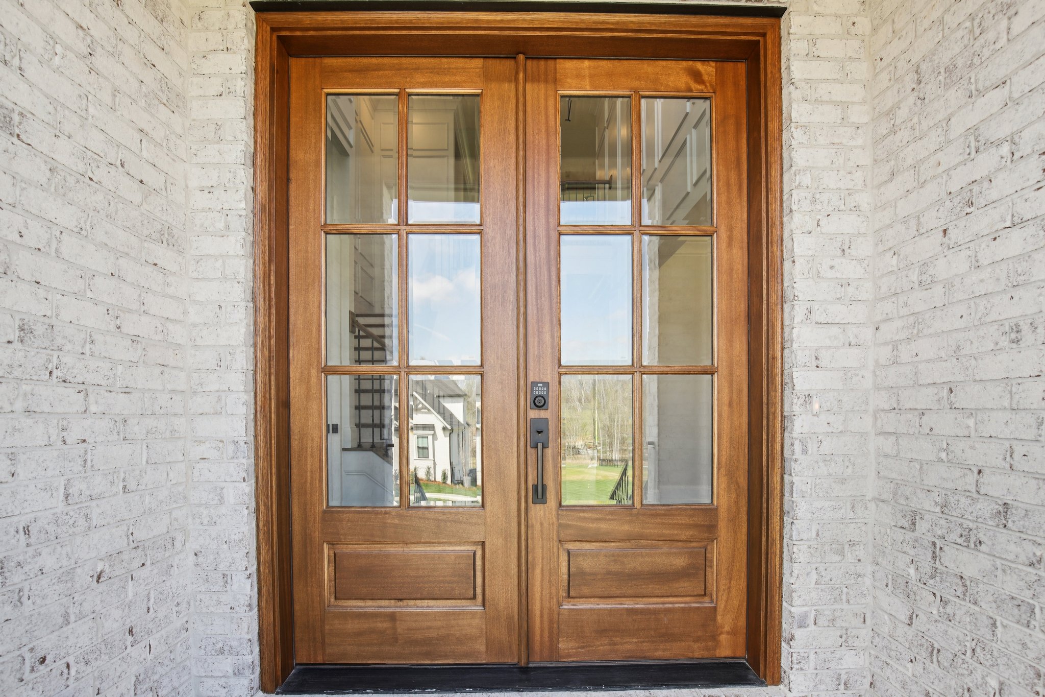 Nola Dr-S2403-007.jpg