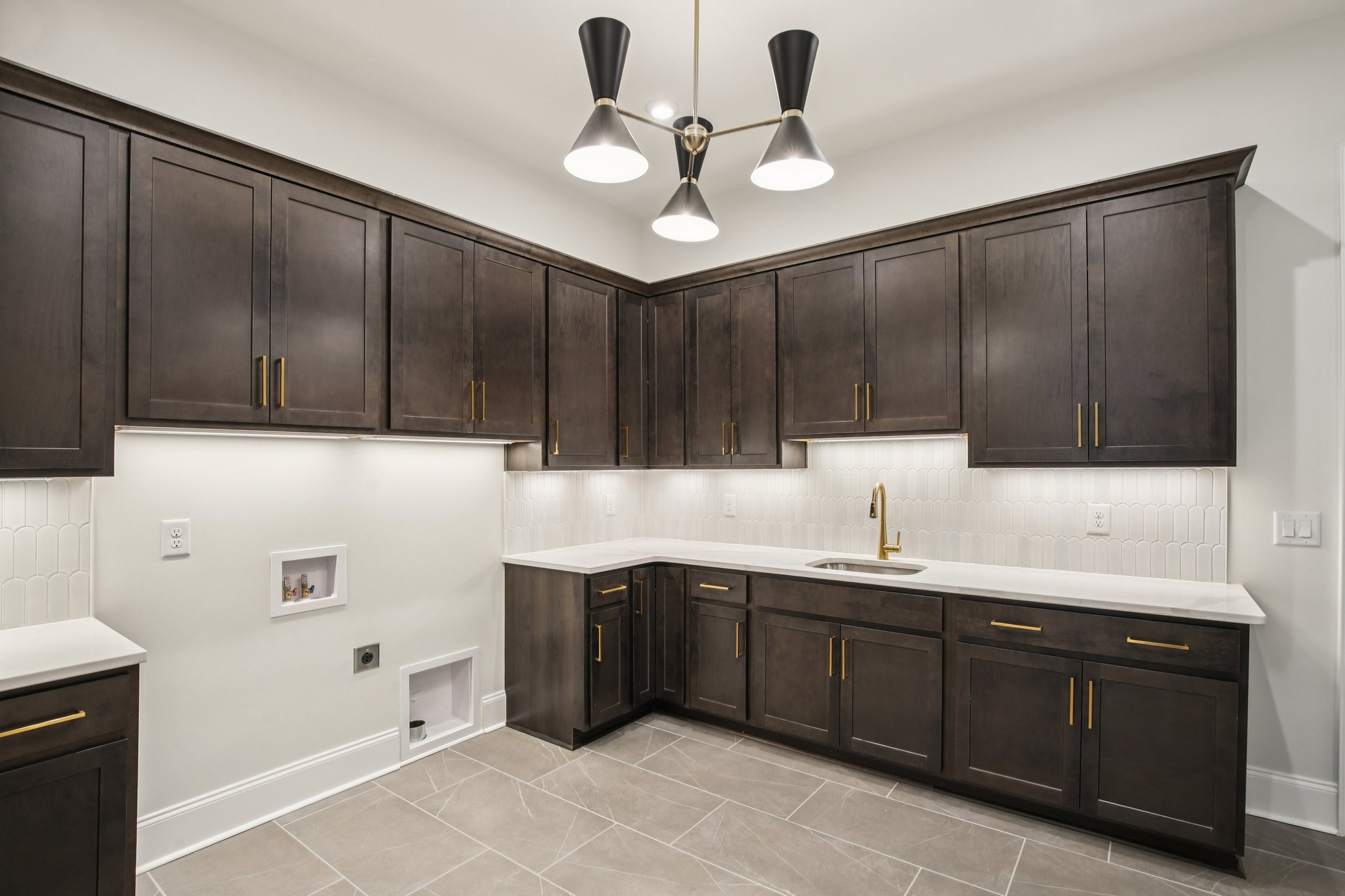 Nola Dr-S2403-086.jpg