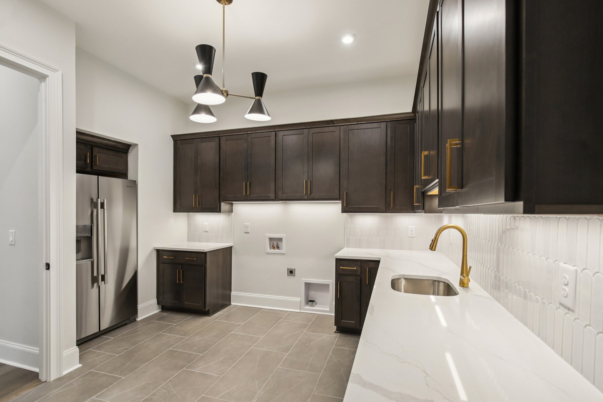 Nola Dr-S2403-087.jpg