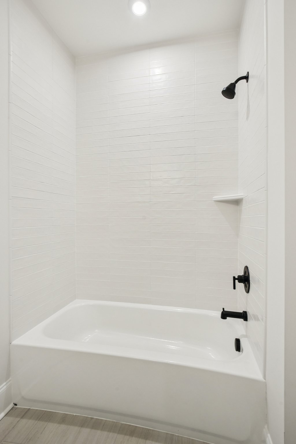 Nola Dr-S2403-104.jpg