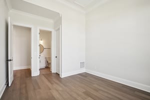 Nola Dr-S2403-055.jpg