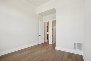 Nola Dr-S2403-056.jpg