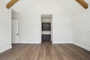 Nola Dr-S2403-062.jpg
