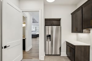 Nola Dr-S2403-085.jpg