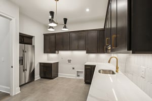 Nola Dr-S2403-087.jpg