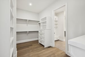 Nola Dr-S2403-093.jpg