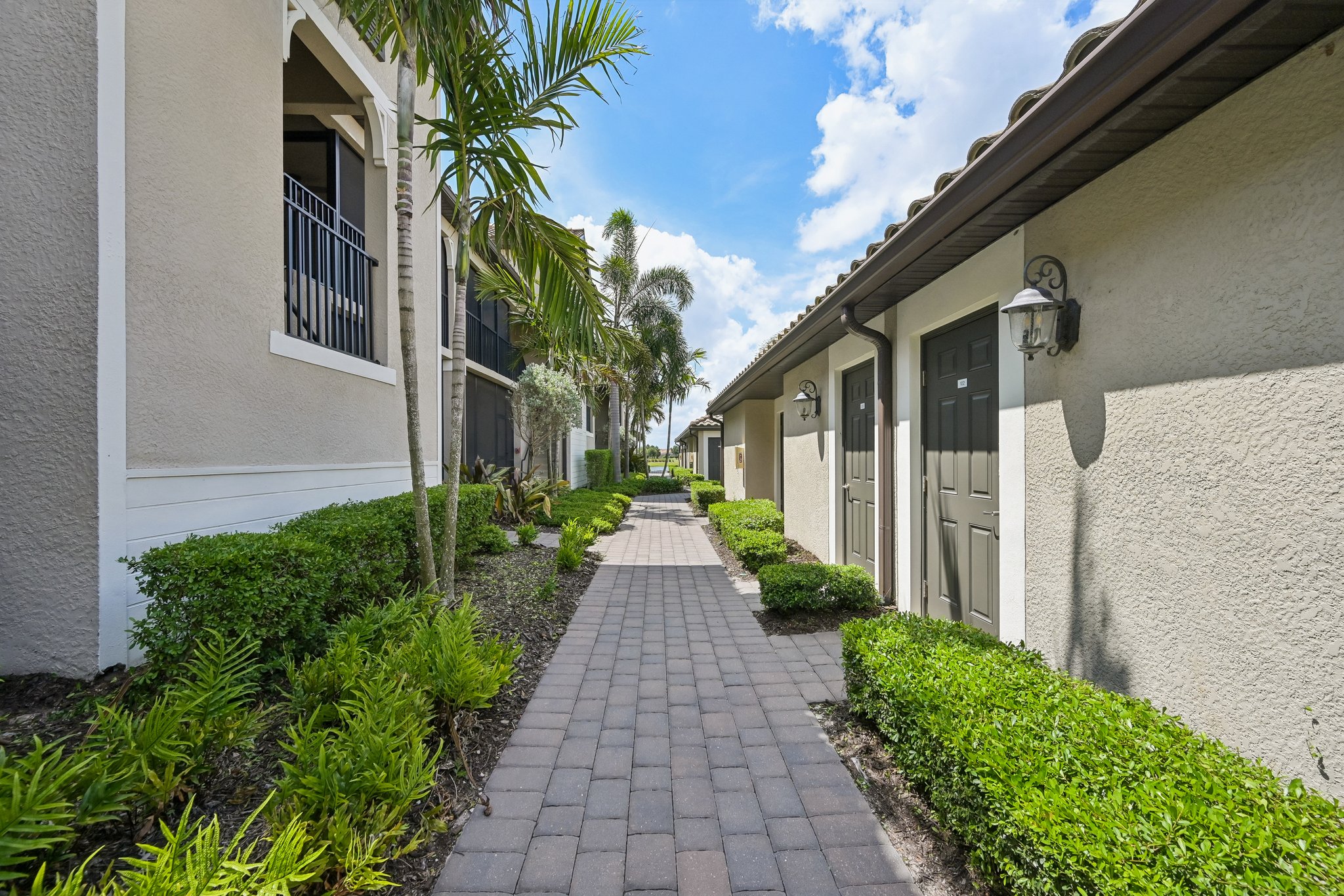 Palmer Cir 101-S0205-003.jpg