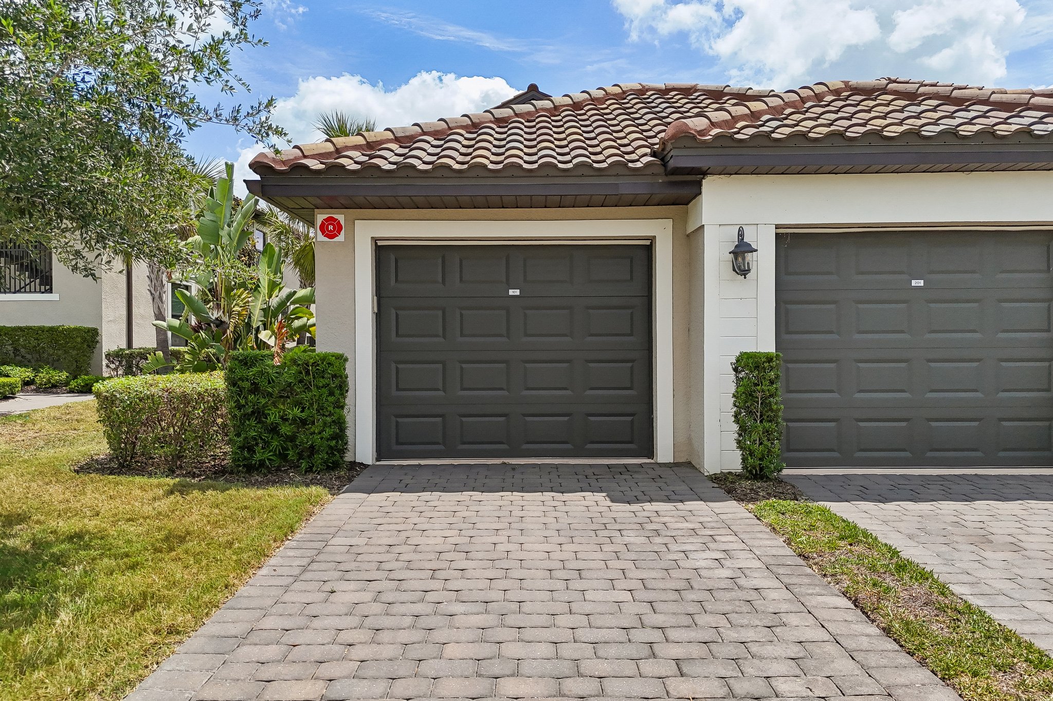 Palmer Cir 101-S0205-043.jpg