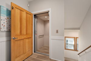 57216 Summerplace Dr | Mid Level Elevator