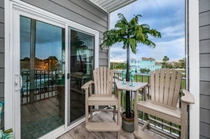 Living Room Balcony4