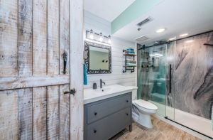 Master Bathroom1c