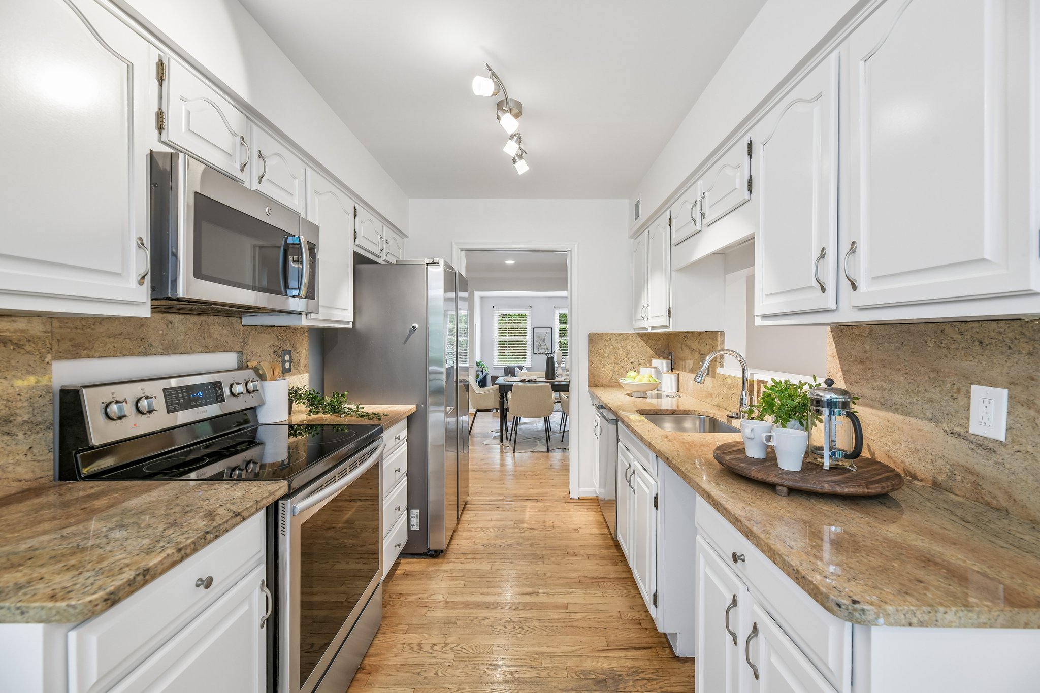 Brewer House Cir-S2906-016.jpg