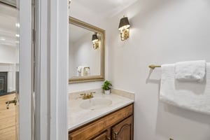 Brewer House Cir-S2906-065.jpg