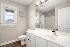 57241-Summerplace-ML-Hall-Bath