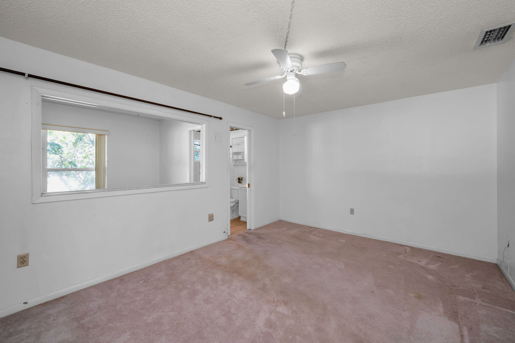 Primary Bedroom1a