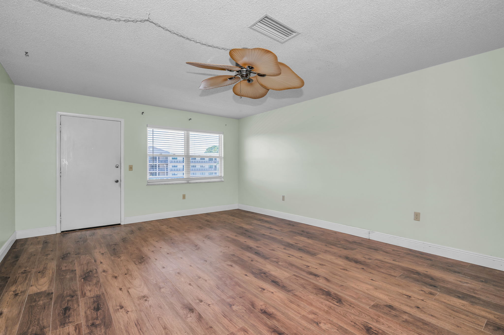 Living Room4