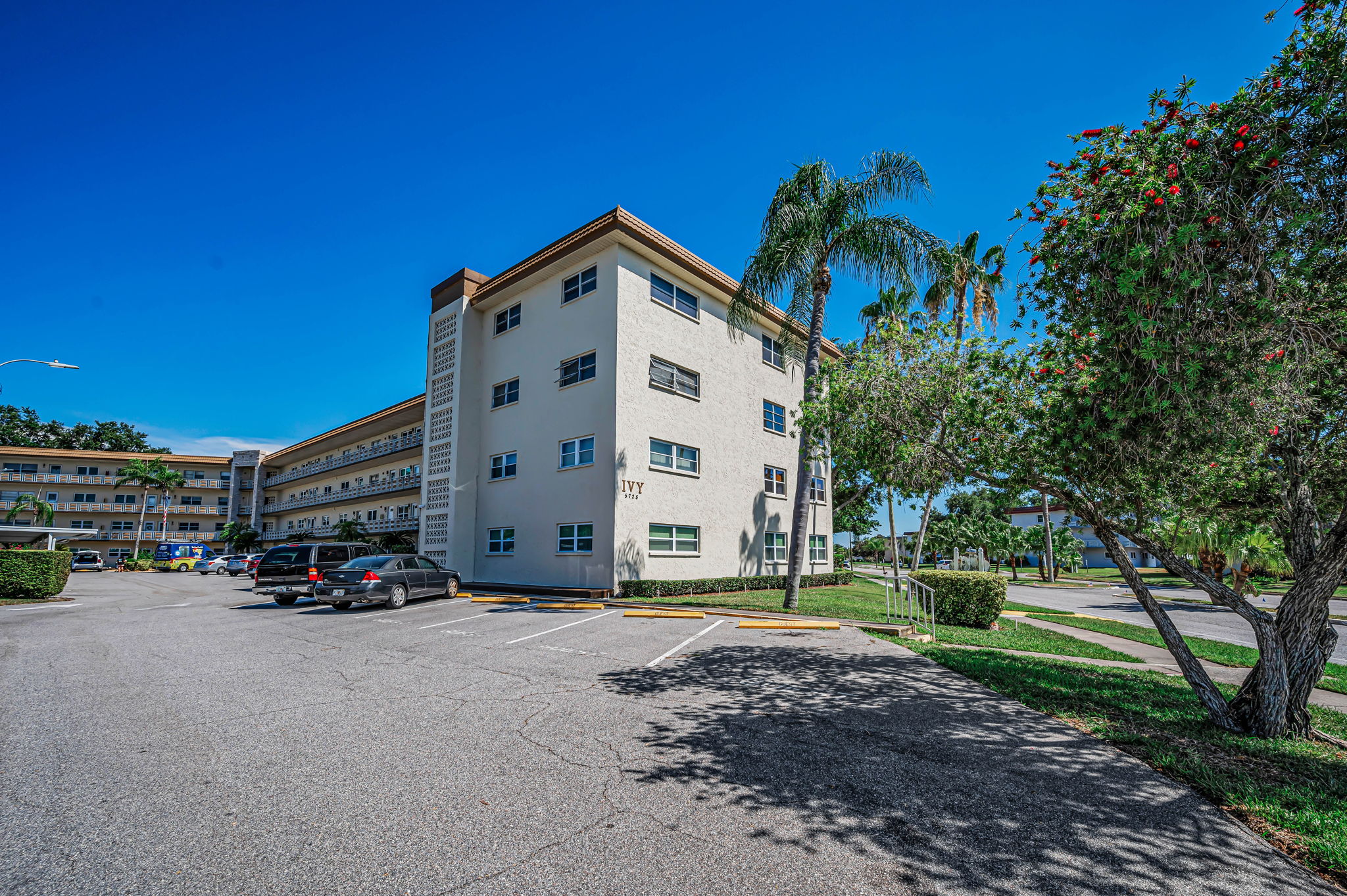 Front Exterior5