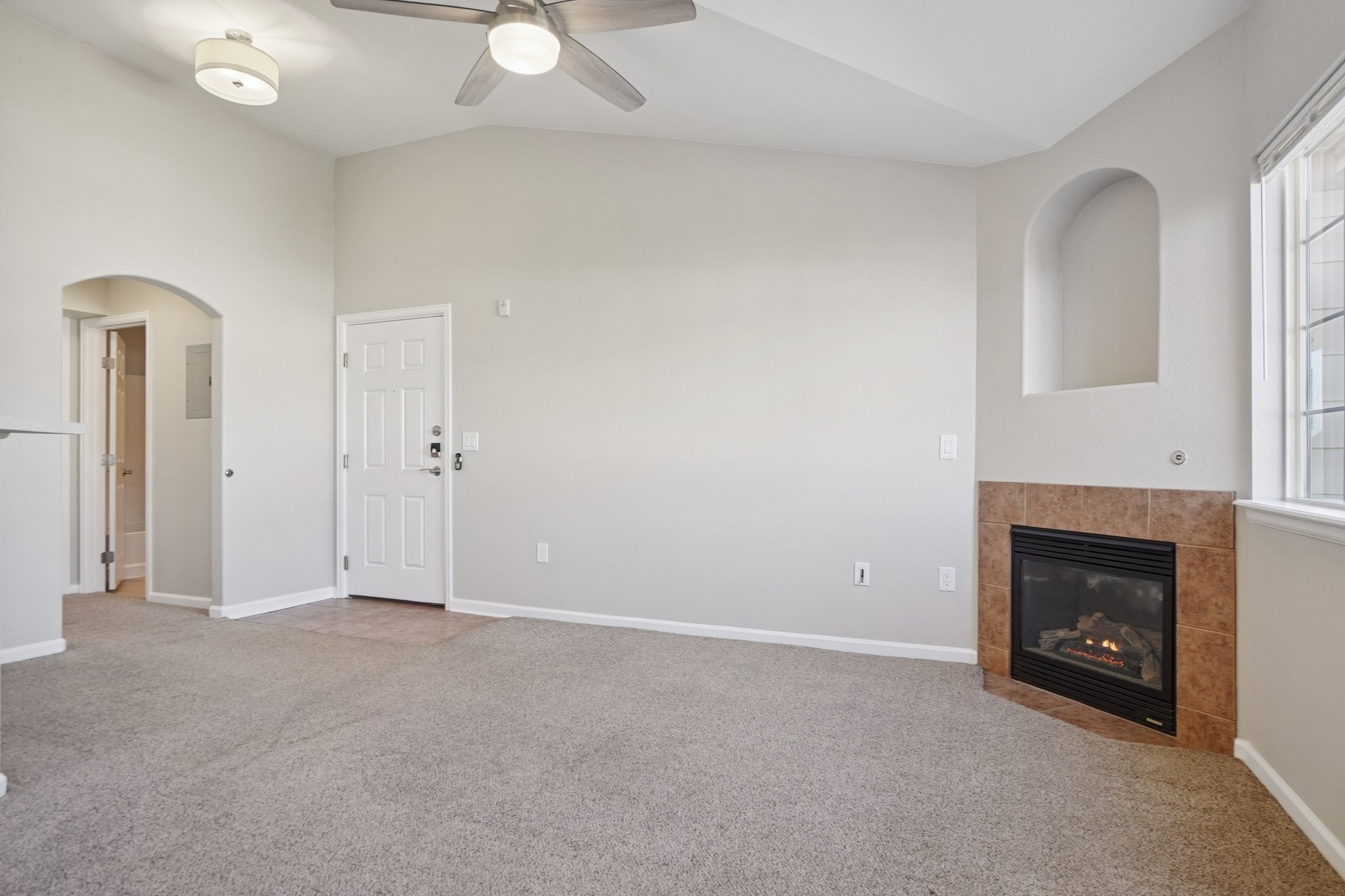 N Genoa Way 301-1106-012.jpg