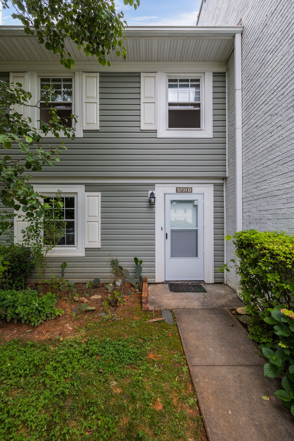 5731 Bramblegate Rd-3