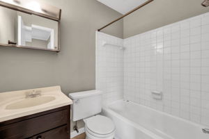 5731 Bramblegate Rd-15