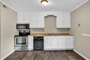 5731 Bramblegate Rd-9