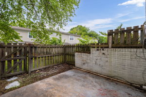 5731 Bramblegate Rd-19