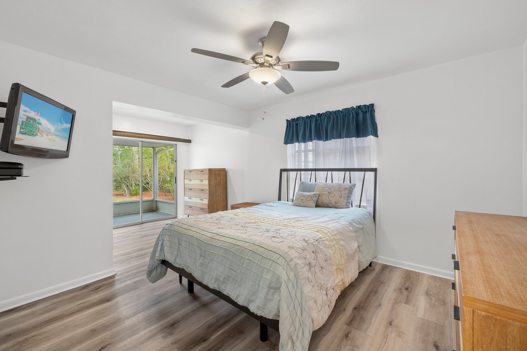 Primary Bedroom 1-1.jpg