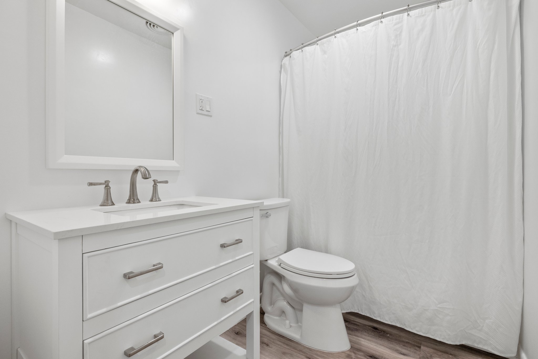 Guest Bathroom 1.jpg