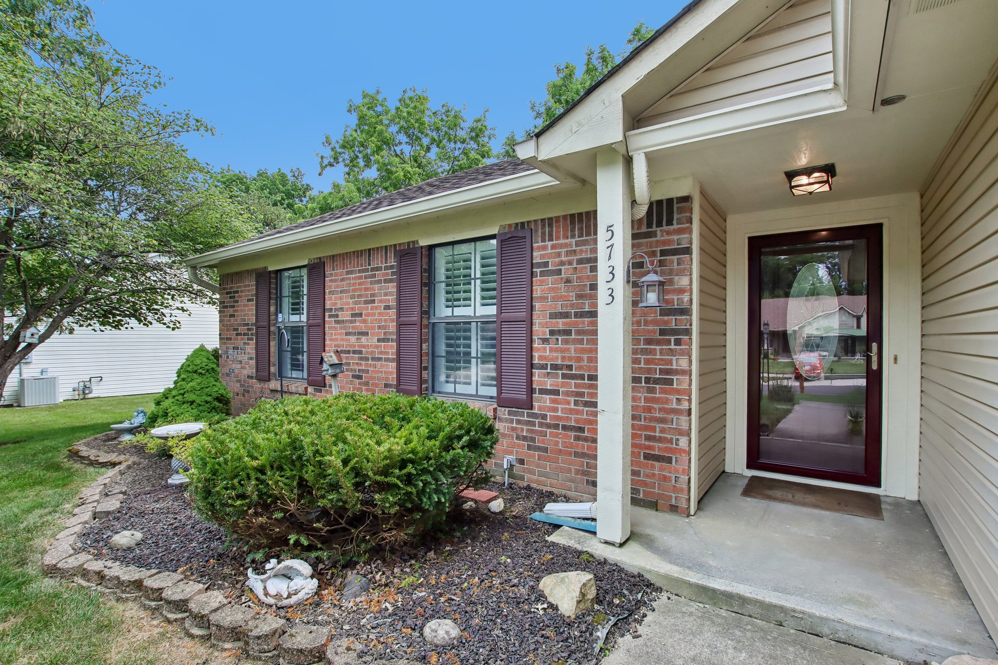 Pine Knoll Blvd-S2507-003.jpg