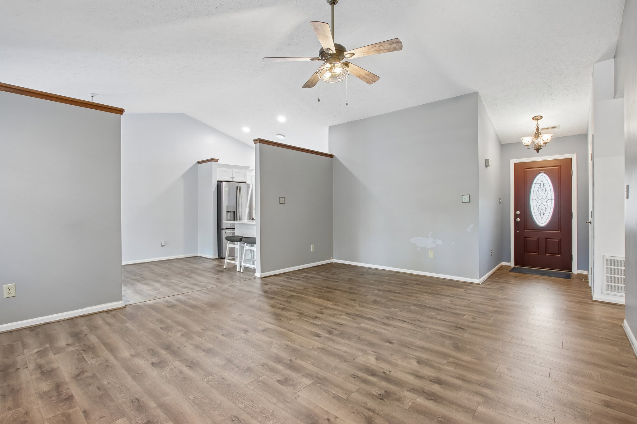 Pine Knoll Blvd-S2507-005.jpg