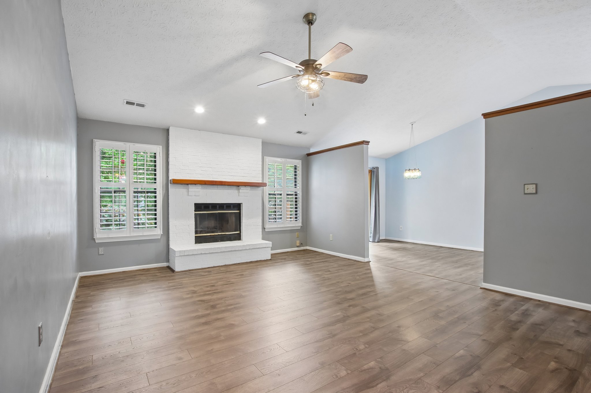 Pine Knoll Blvd-S2507-006.jpg