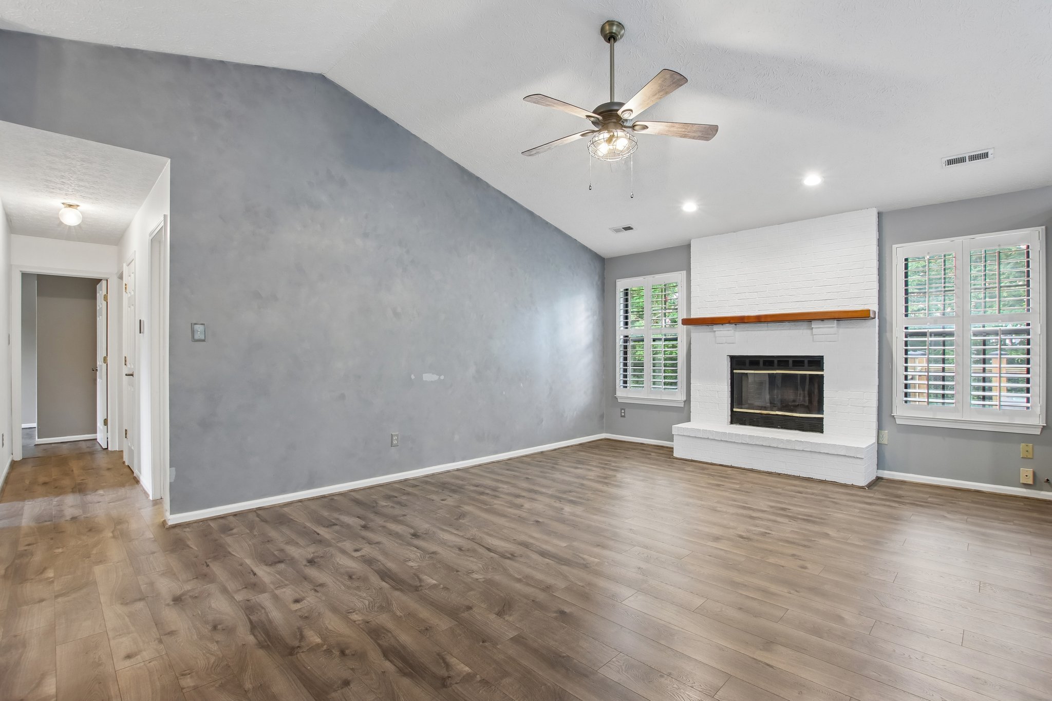 Pine Knoll Blvd-S2507-008.jpg