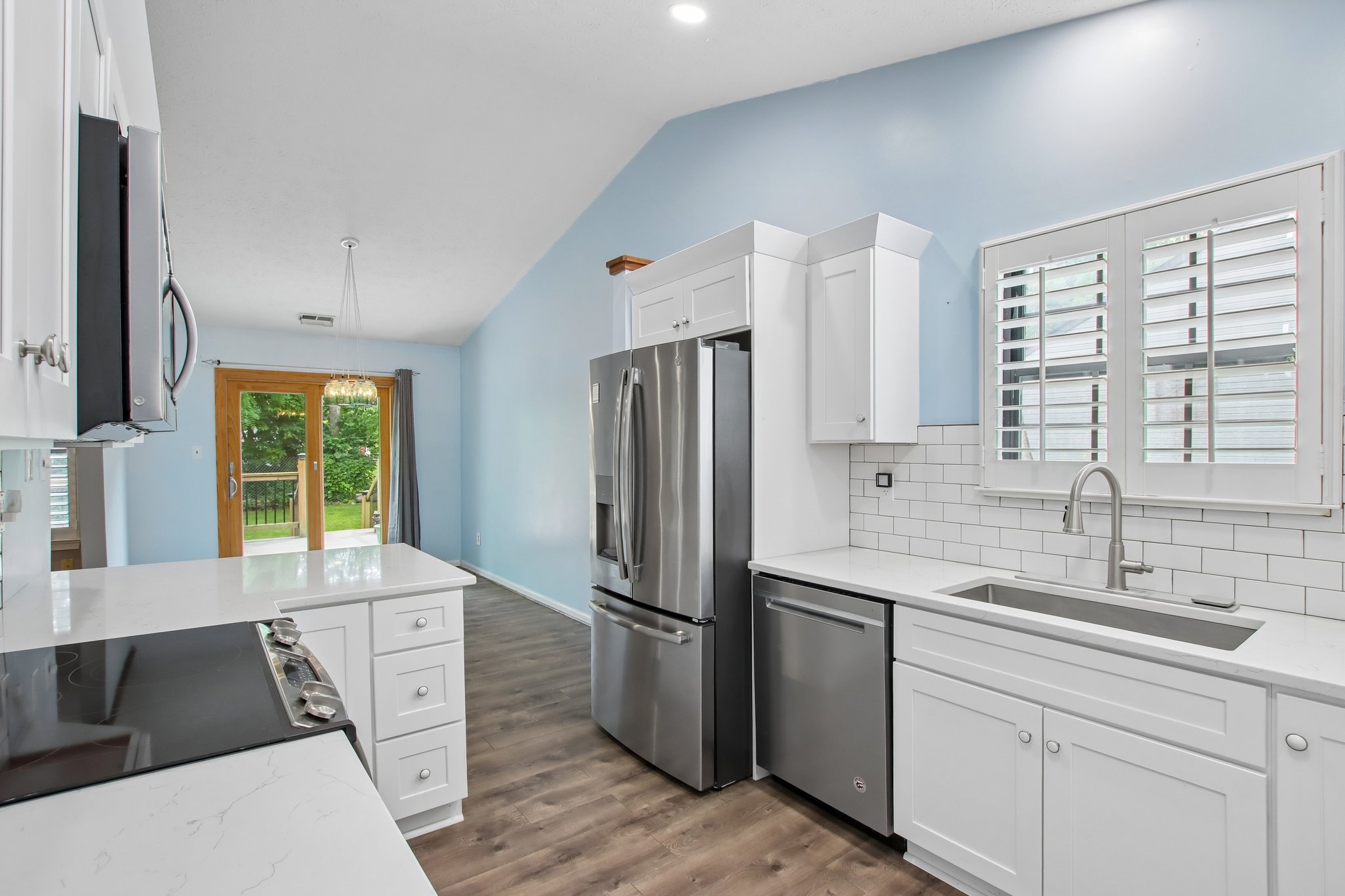 Pine Knoll Blvd-S2507-012.jpg