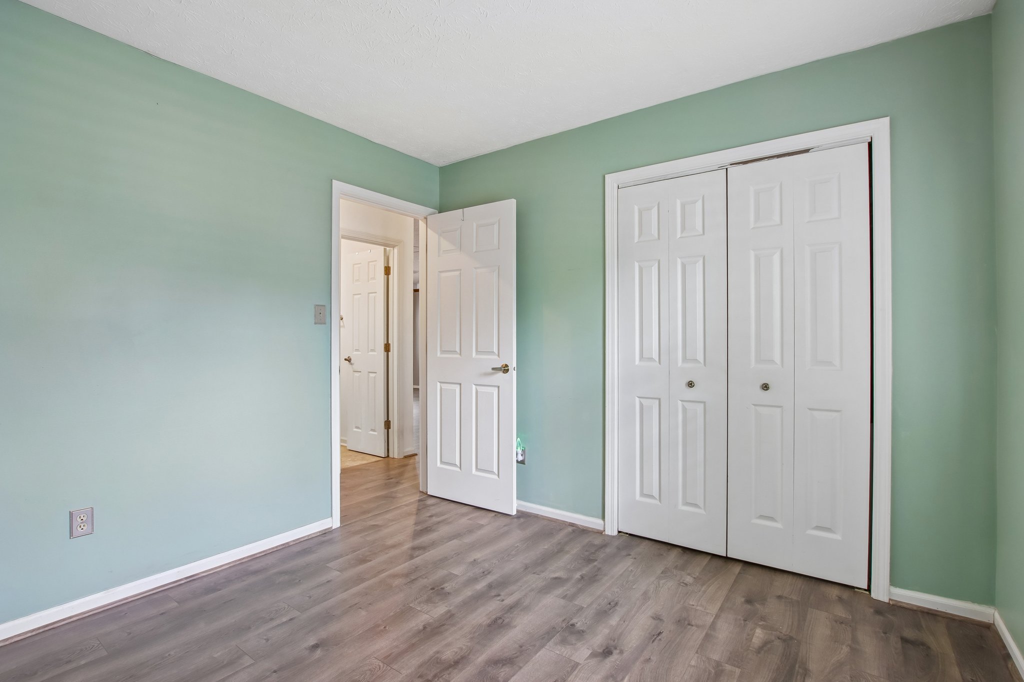 Pine Knoll Blvd-S2507-023.jpg