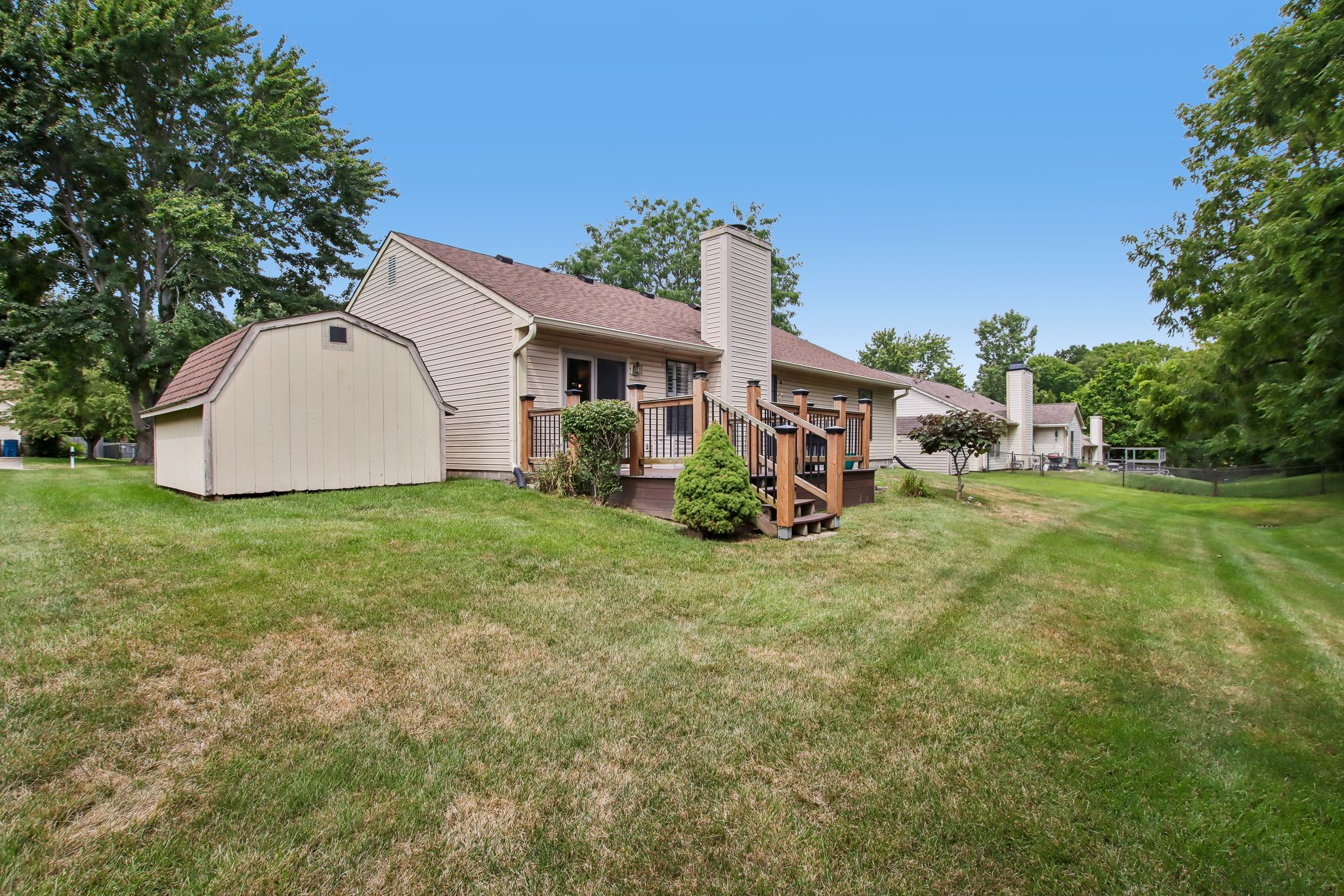 Pine Knoll Blvd-S2507-032.jpg