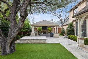 Outdoor Kitchen