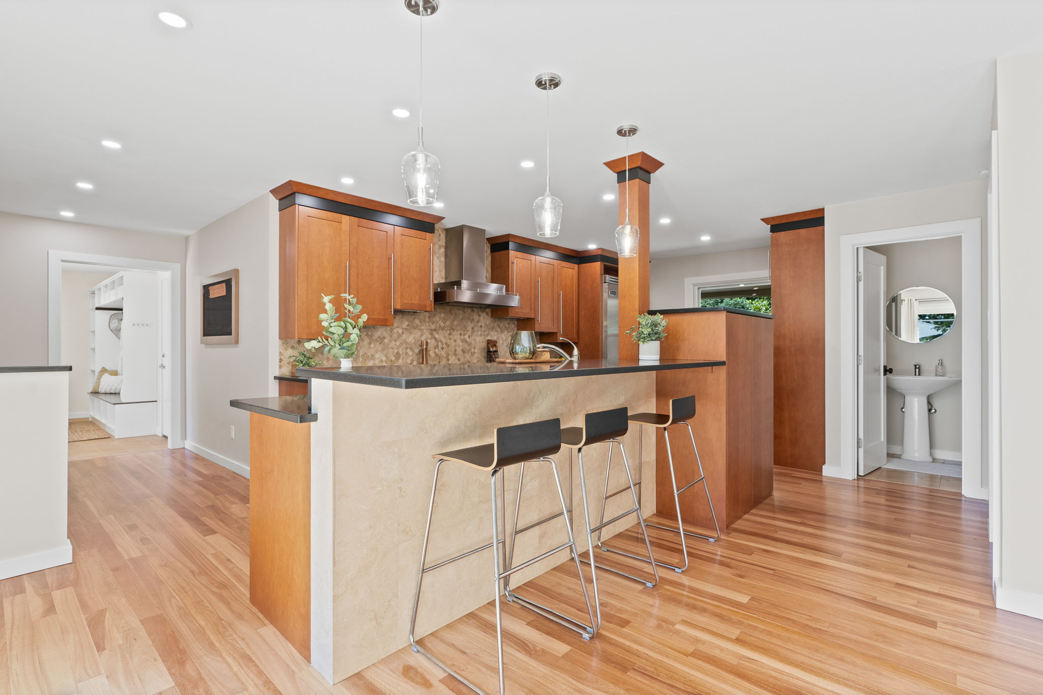 Kitchen/Breakfast Bar