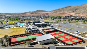 PickleballandTennisCourts