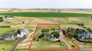 Property Lines are Approximate and not a survey