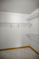 Bedroom4 Closet