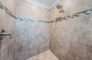 Primary Bathroom 1b