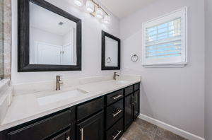 Primary Bathroom 1c