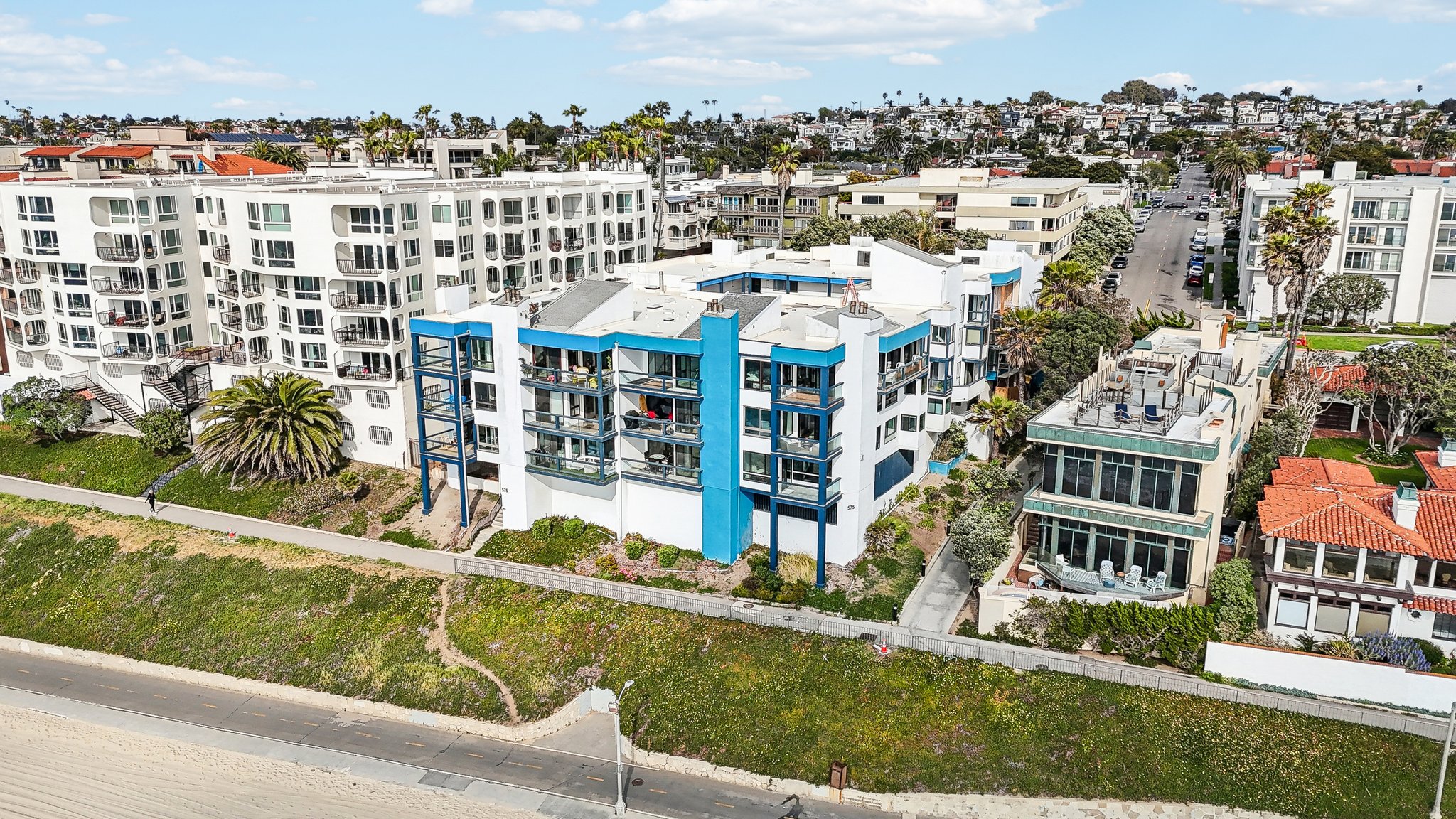 Esplanade 205-2404-039.jpg