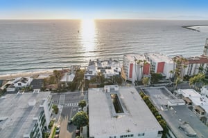 Esplanade 205-3004-014.jpg
