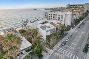Esplanade 205-3004-015.jpg